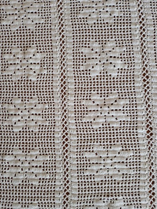 Colcha em algodão feita à mão (crochet artesanal)
