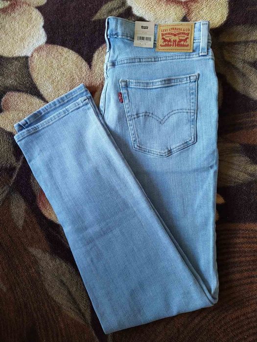 Джинсы женские Levi's  724 HICH-RISE SLIim ..straichht  31*30
