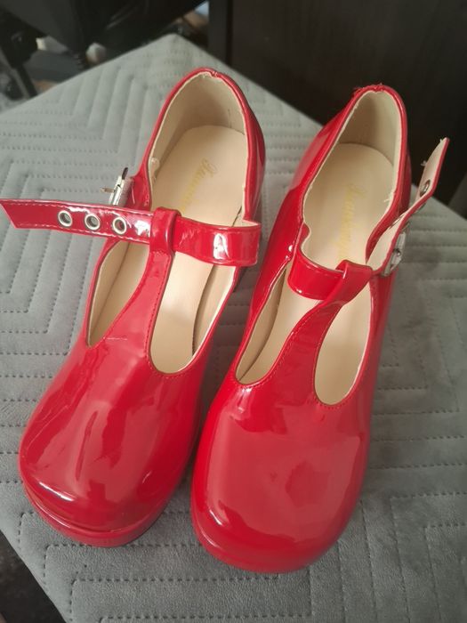 Sapato vintage n35 vermelho