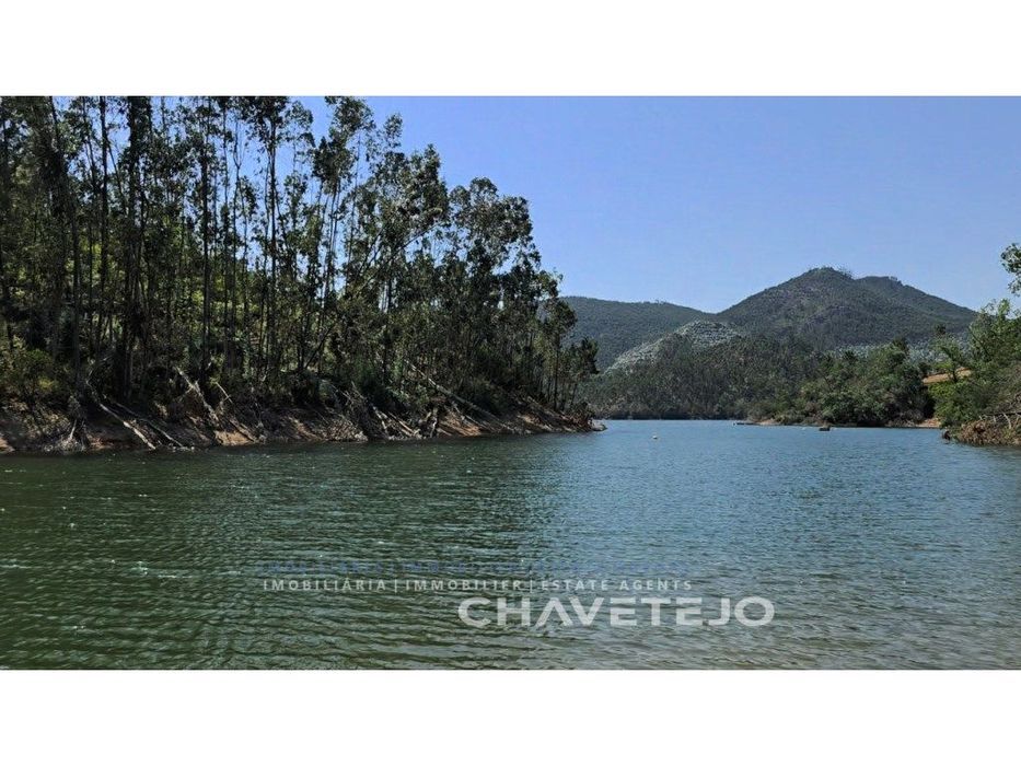 Refúgio Rural Renovado com Ribeira e Terreno a dois minutos do rio ...