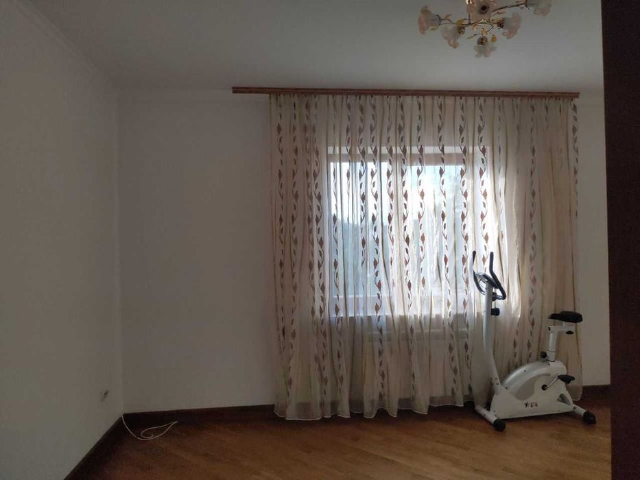 Продається сучасний двоповерховий будинок в селі Станишівка