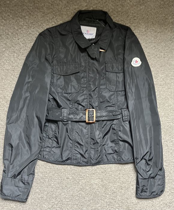 Курточка Moncler