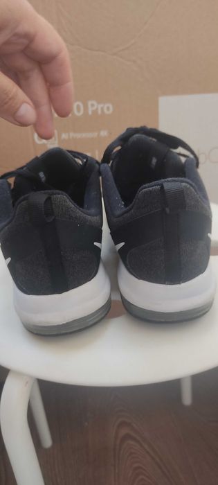 Кросівки у відмінному стані Nike