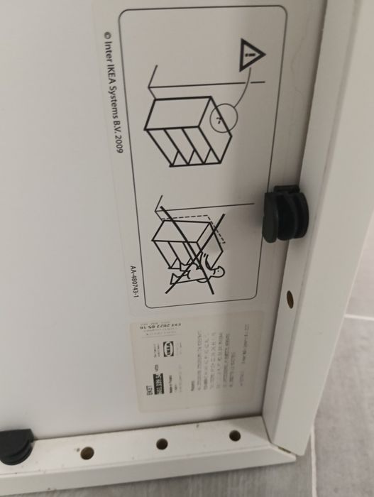 Armário branco c/ 4 compartimentos, Ikea