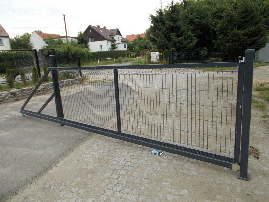 BRAMA PRZESUWNA 4m wypełniona panelem - komplet pod klucz -cała polska