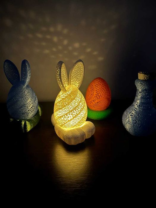 Ręcznie robiona lampka nocna LED – Zajączek Wielkanocny