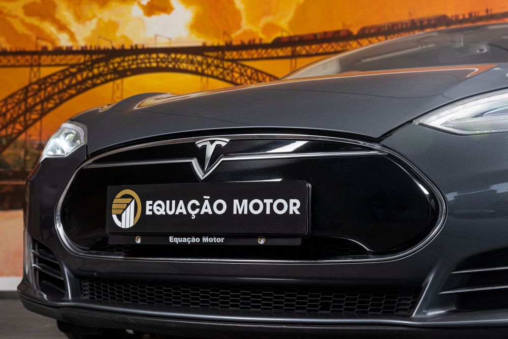 Tesla Model S 85 Perfomance521703076933160964