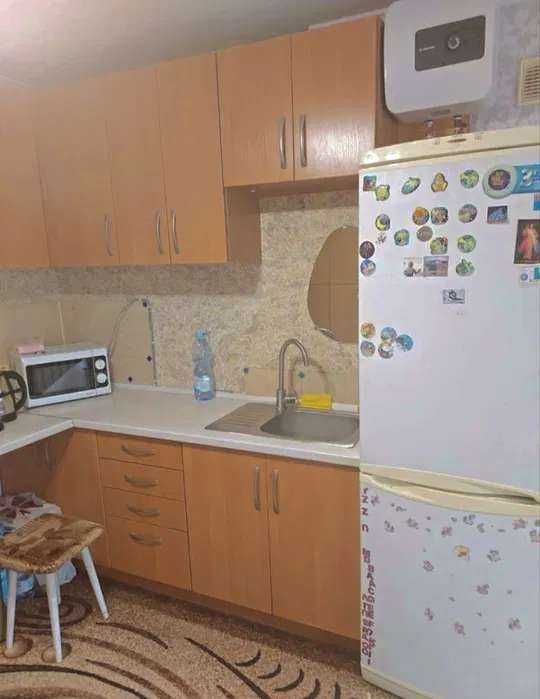 Здається кімната в гуртожитку м. Берестейська