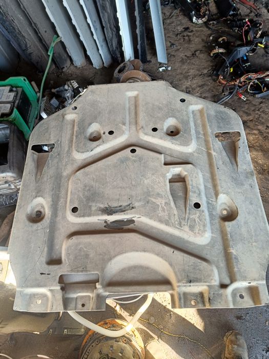 Pokrywa osłona pod silnik skrzynie Mercedes Ml w164 Pampers Wysyłka