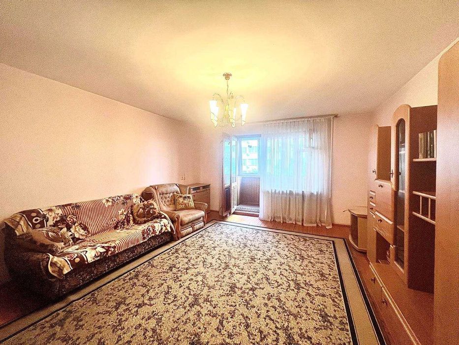 Продам 1 кімнатну квартиру  на Черемушках біля Будинку Меблів