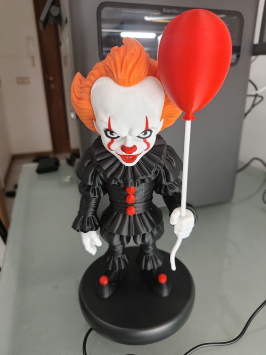 "Item Colecionável de Fã de 'IT - A Coisa' - Pennywise em Miniatura