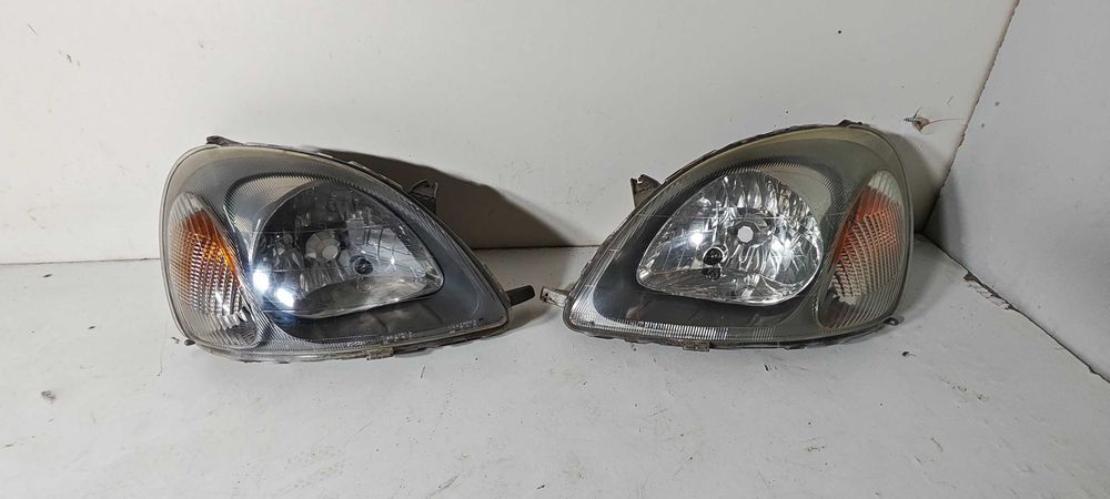 TOYOTA YARIS I (XP10) LAMPY PRZÓD KOMPLET lewa prawa lewy i prawy przód Cena za 1 szt