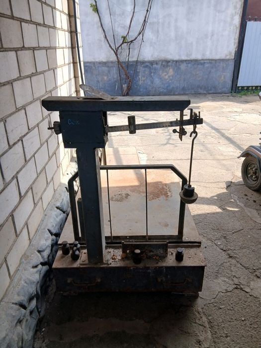 Продам ваги на 1000кг