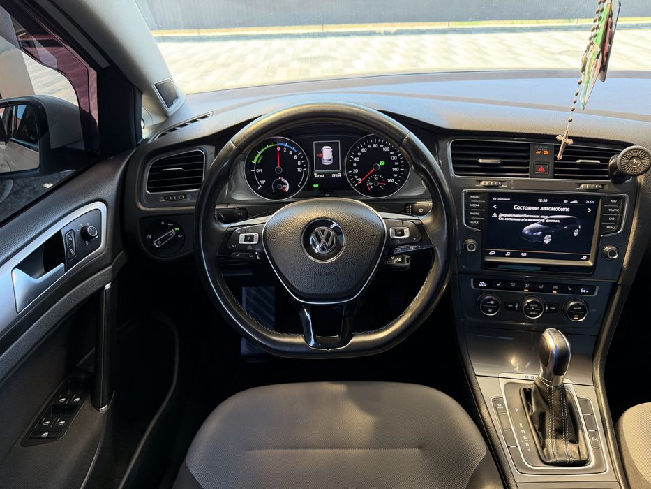 Volkswagen e-Golf 2015р 24kw Нова батарея