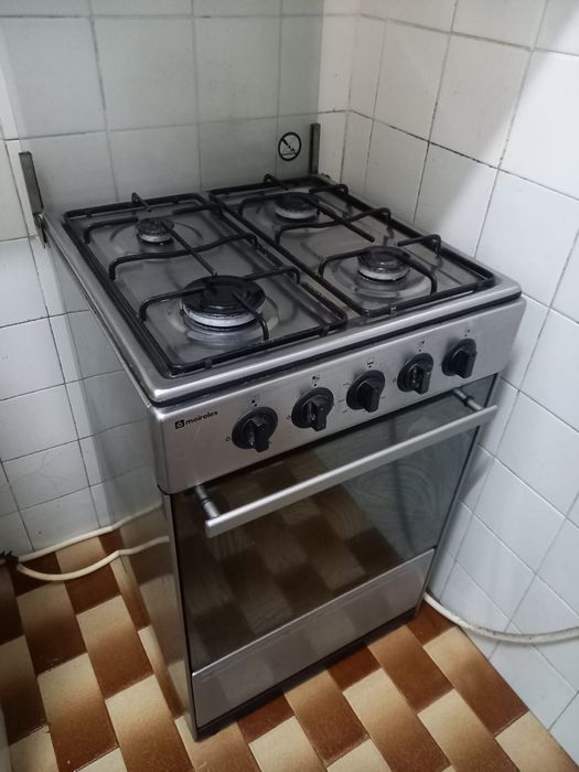 Fogão com forno a gás