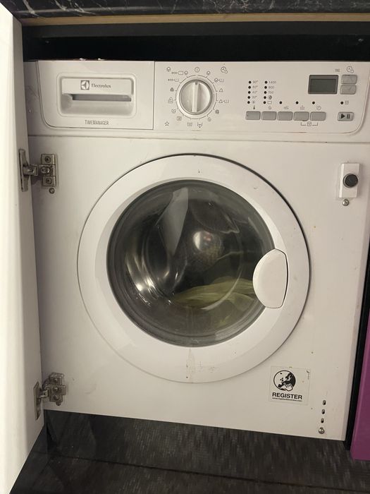 Вбудована пральна машина Electrolux