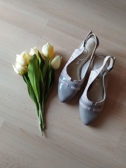 Beżowe skórzane buty czółenka damskie Korzeniowski