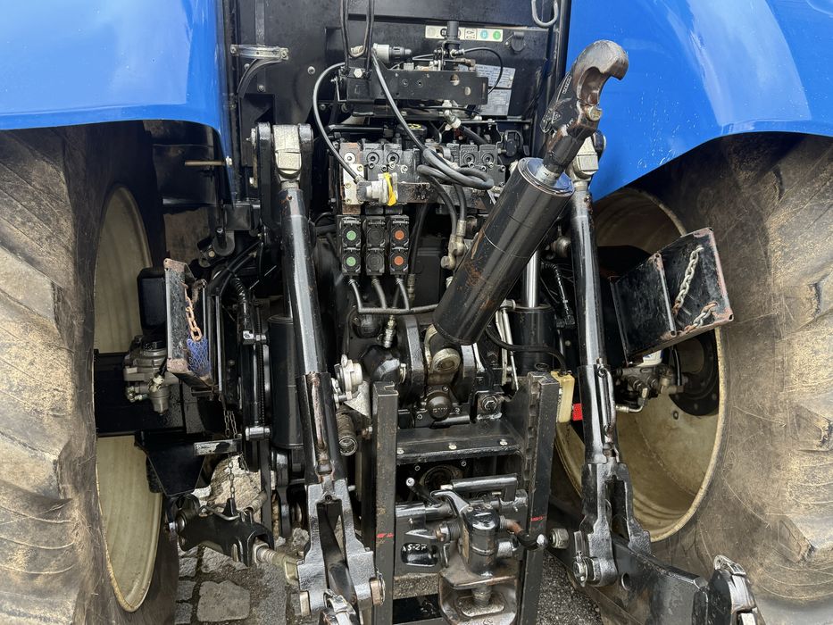 Ciągnik New Holland t.7.270 ac