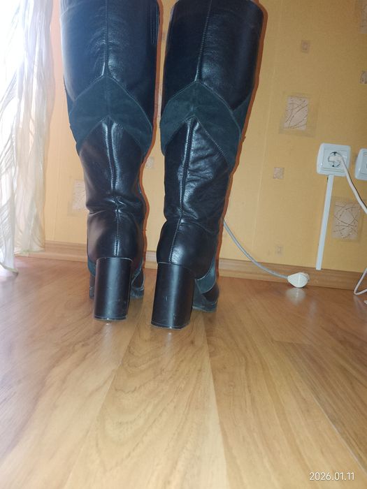 Продам кожаные сапоги