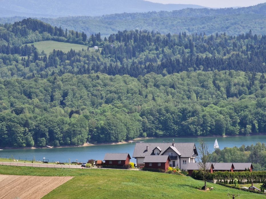Domki 5os.oraz /Pokoje z klimatyzacją/J. Solińskie/38-610 Pola