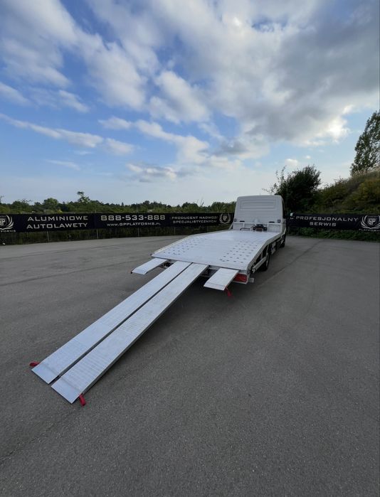 PRODUCENT autolawet aluminiowych – najazdy, platforma, zabudowa