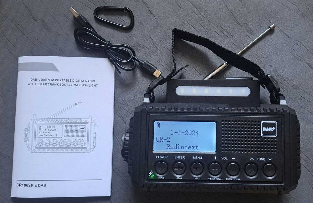туристичне радіо Rocam CR1009Pro DAB FM 5000мАг з led-ліхтариками