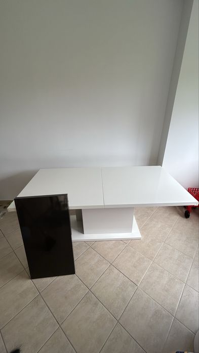Conjunto de 6 cadeiras/ Mesa lacada extensivel