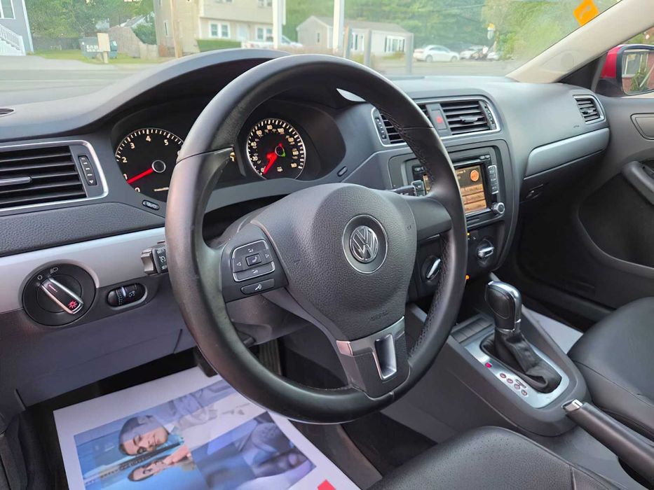 Volkswagen Jetta      2013