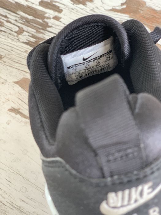 Ténis Novos Nike Air 38