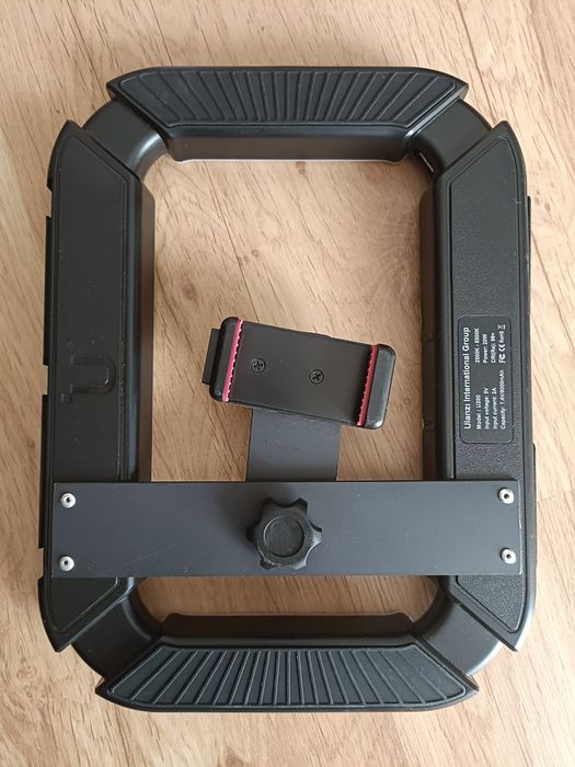 Lampa prostokątna z uchwytem na telefon ULANZI U200