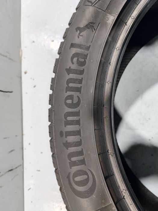 2 pneus semi novos 245-45R19 Continental - Oferta doa Portes l - Ofert