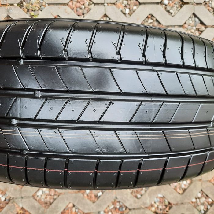 Komplet opon letnich KUMHO  r18 215/55 nowe