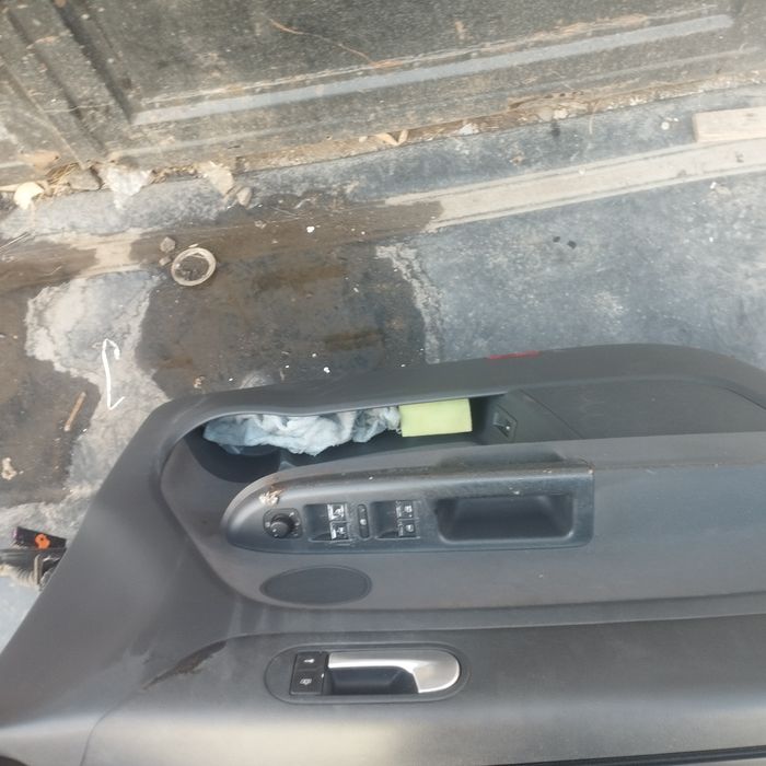 Volkswagen Golf plus drzwi przód lewe la7w Europa