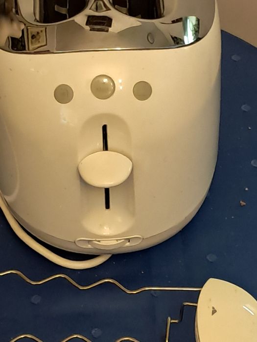 Toster Rowenta  w kolorze białym