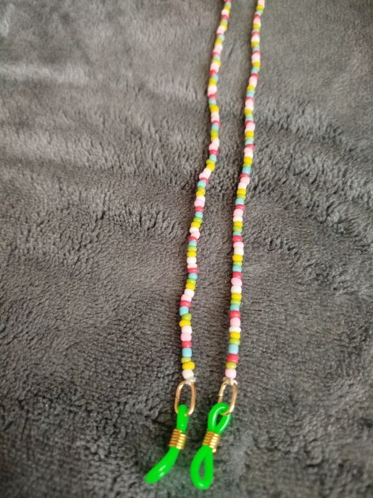 Sznurek/łańcuszek do okularów z kolorowych koralikow