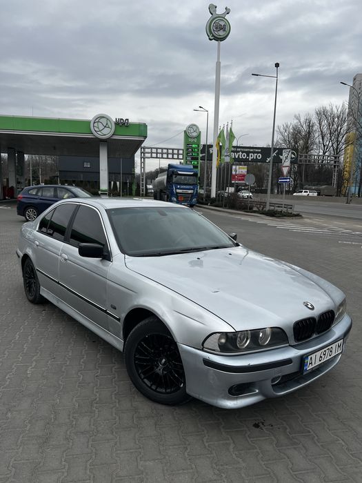 Продам BMW e39 523i