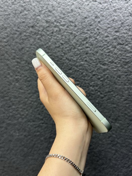IPHONE 15 256 Green