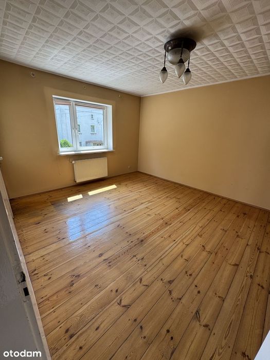 Dom (140 + 80 m²), dwa niezależne lokale, gotowe do zamieszkania.
