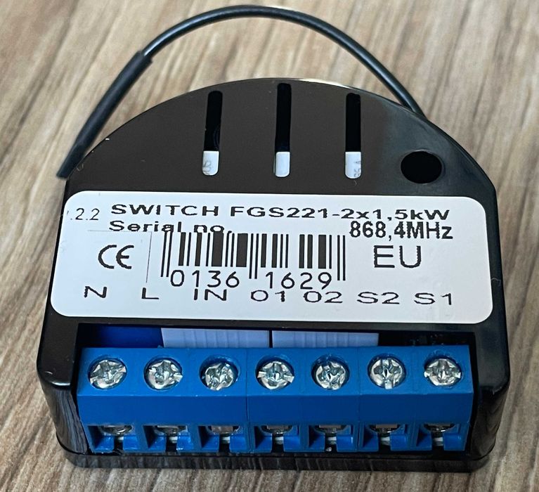 FIBARO 3x FGS-221 Switch / przełącznik inteligentny Z-wave 2x1.5kW