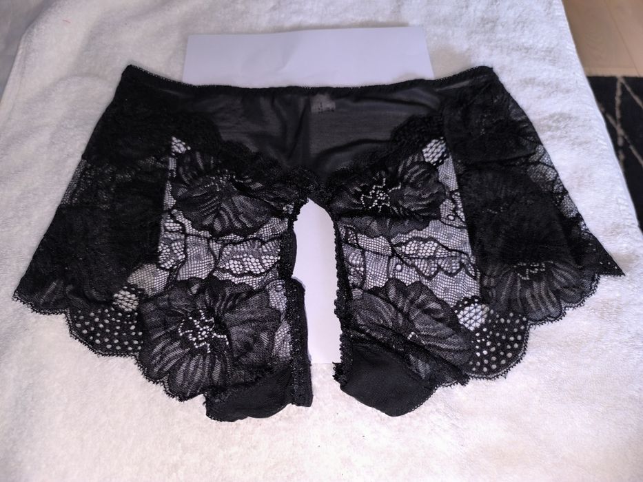 Majtki koronkowe otwarte