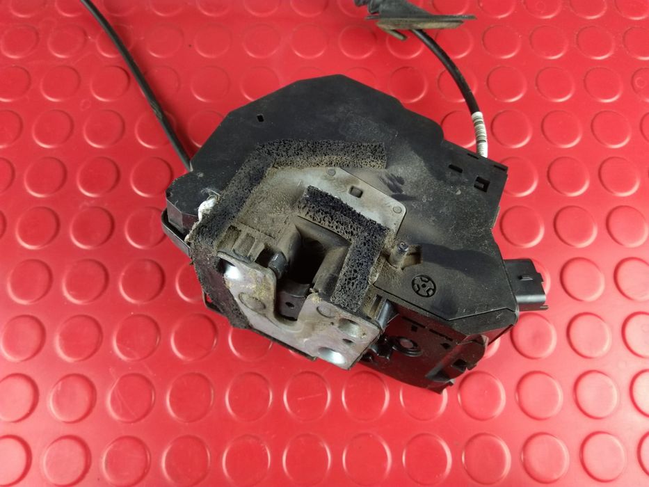 Fechadura / Fecho Porta Trás Esquerdo 825012422R - RENAULT CAPTUR I