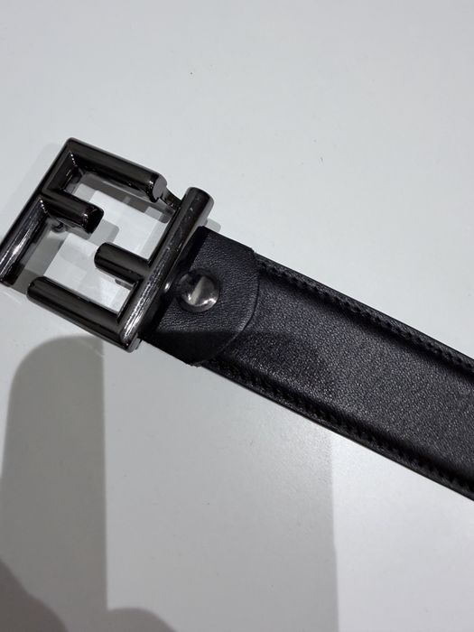 Pasek Fendi skora