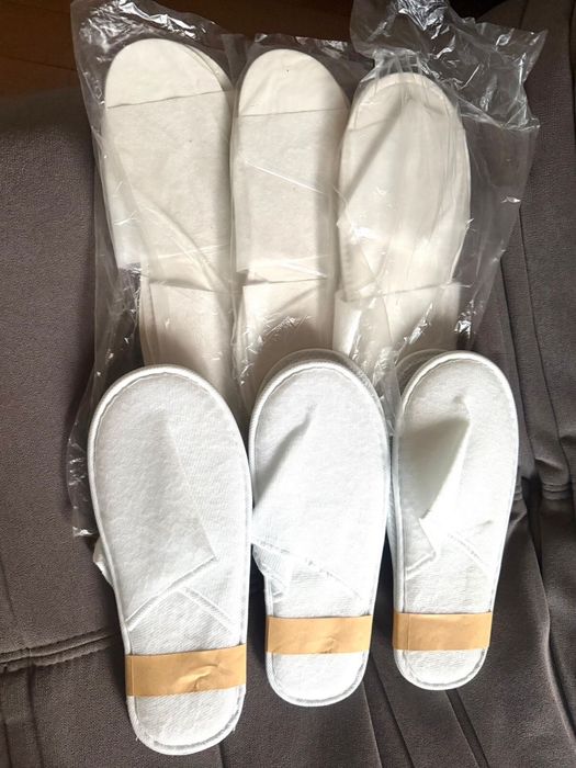 Ксметические принадлежности, одноразовые тапочки, зубные щетки