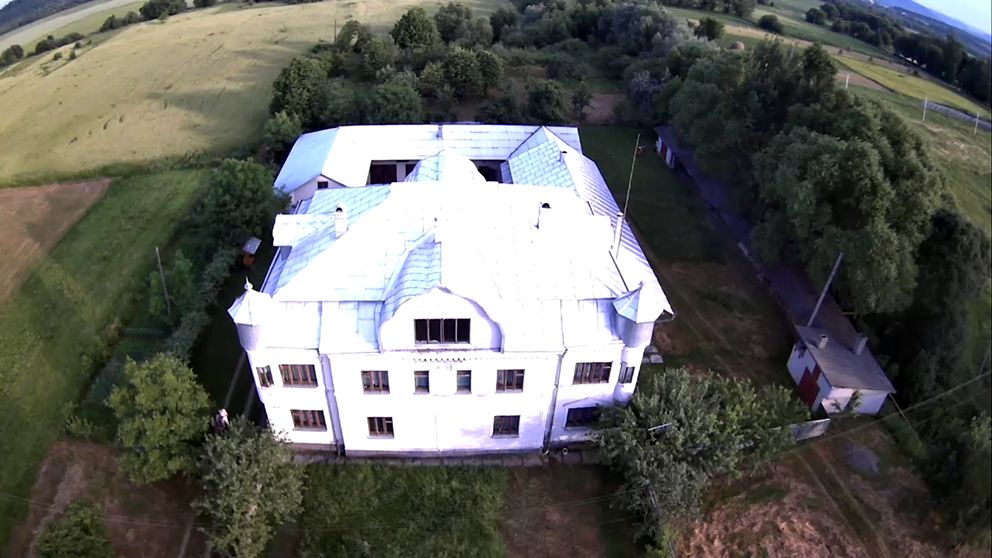 Продаю 3 поверховий дім з каміном і ділянкою на 2.4 га, 504 кв. м, 10