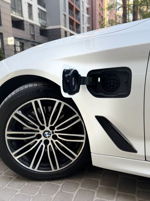 BMW 530e плагін гібрид M Package