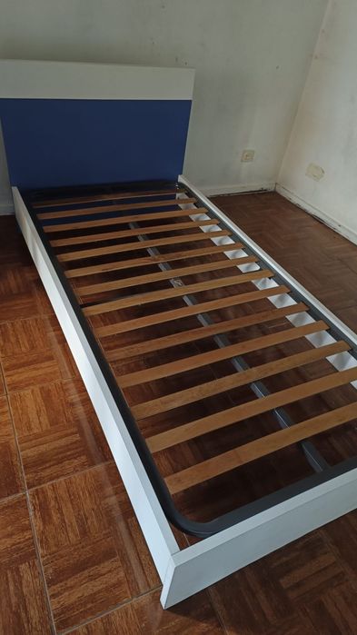 Cama solteiro bom estado