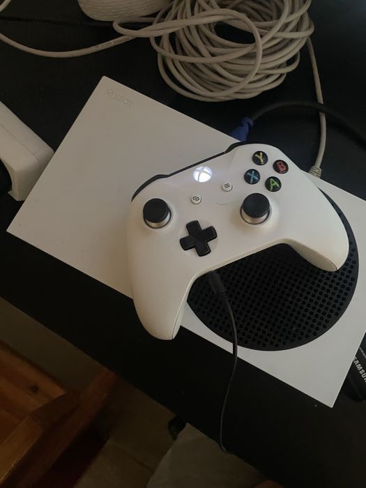 Xbox serie S perfeito estado