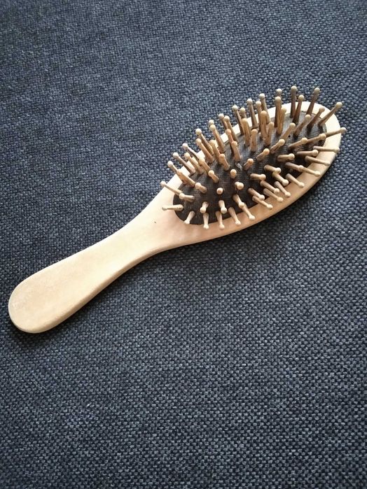 Щітка масажна дерев'яна.