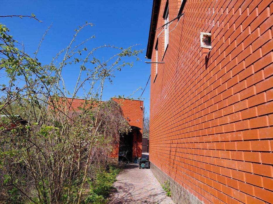 Продам баню с жилым домом в  Б Даниловке