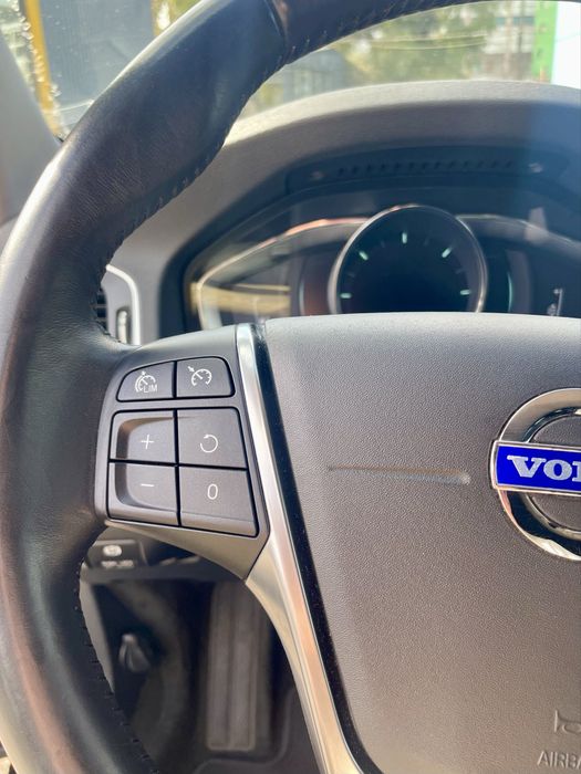 Volvo v60(D2) 2014 року